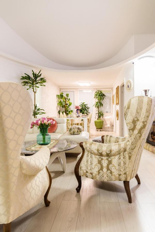 אומאג Luxury Apartment Sara מראה חיצוני תמונה