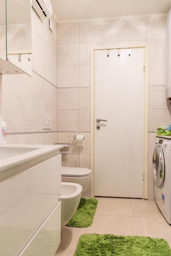 אומאג Luxury Apartment Sara מראה חיצוני תמונה