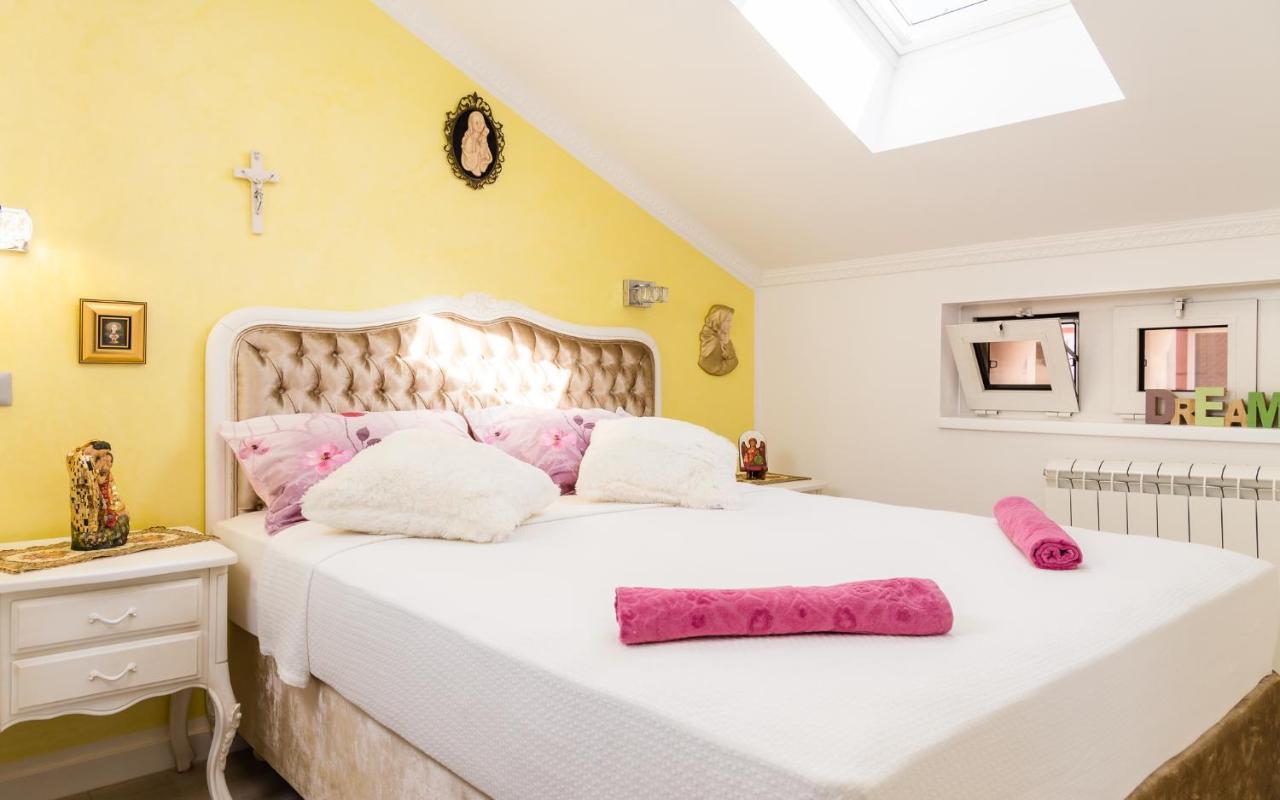 אומאג Luxury Apartment Sara מראה חיצוני תמונה