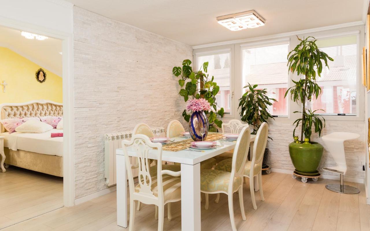 אומאג Luxury Apartment Sara מראה חיצוני תמונה